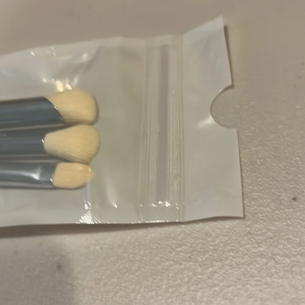 NEW! MOTD Cosmetics ‘Seas the day’ Makeup Brush Set, set of 3.
